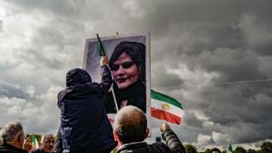 Protestas en Berlín por la muerte de Masha Amini en Irán.