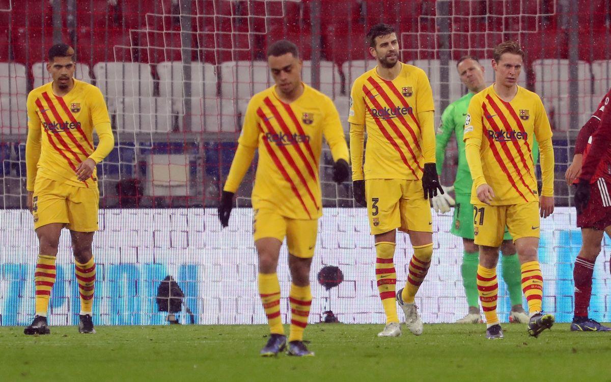 Araujo, Dest, Piqué, Ter Stegen y Frenkie de Jong tras encajar un gol en Múnich.