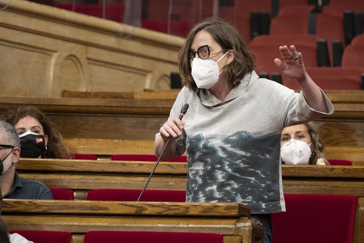 La diputada de la CUP, Eulàlia Reguant, en el Parlament. La diputada de la CUP, Eulàlia Reguant, en el Parlament.