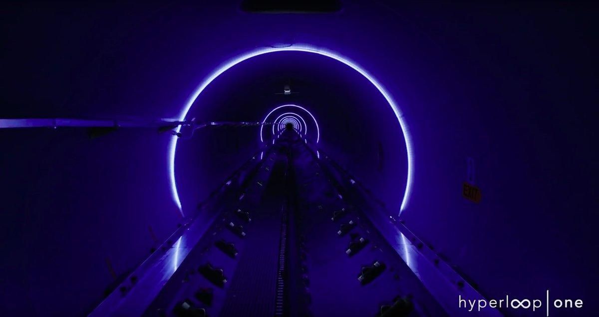 Tren Hyperloop. Tren Hyperloop.