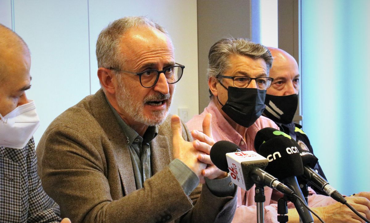 Mollet del Vallès reclama que el desdoblament de l’R-3 permeti moure l’estació a un espai més cèntric Mollet del Vallès reclama que el desdoblament de l’R-3 permeti moure l’estació a un espai més cèntric