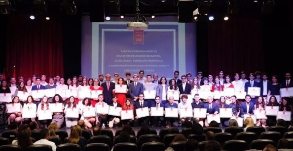 Un estudiante premiado en Madrid abochorna al sistema educativo Un estudiante premiado en Madrid abochorna al sistema educativo