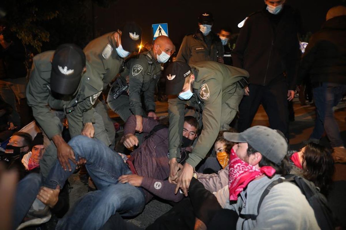 Los manifestantes han vuelto a acampar ante la residencia de Netanyahu en Jerusalén. Los manifestantes han vuelto a acampar ante la residencia de Netanyahu en Jerusalén.