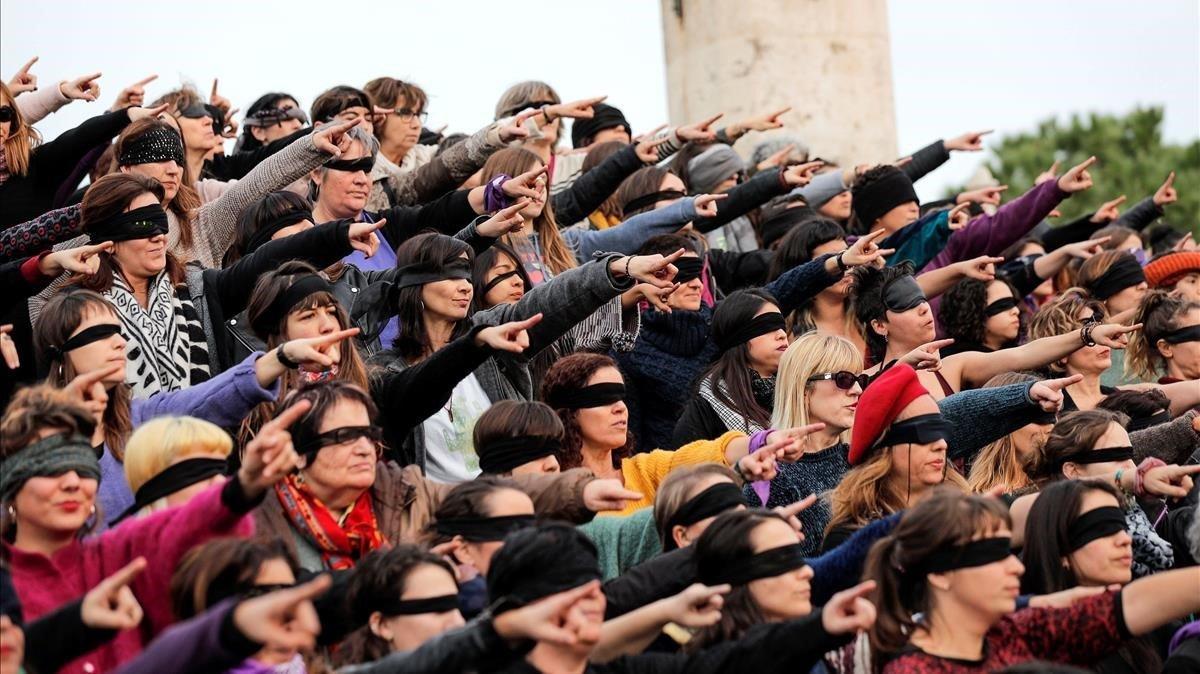 Acción de la Asamblea Feminista de Valencia contra las violaciones. Acción de la Asamblea Feminista de Valencia contra las violaciones.