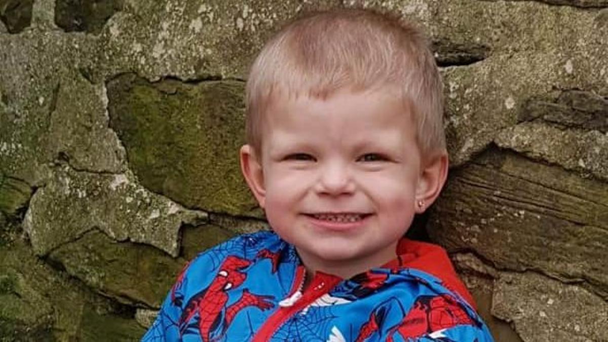 El pequeño de cinco años Kyle Lewis, que murió tras tragarse una chincheta.