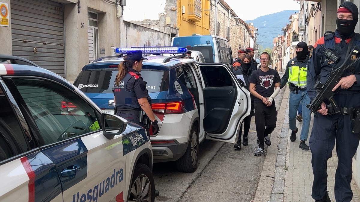 Uno de los detenidos en el operativo policial llevado a cabo en Sentmenat.