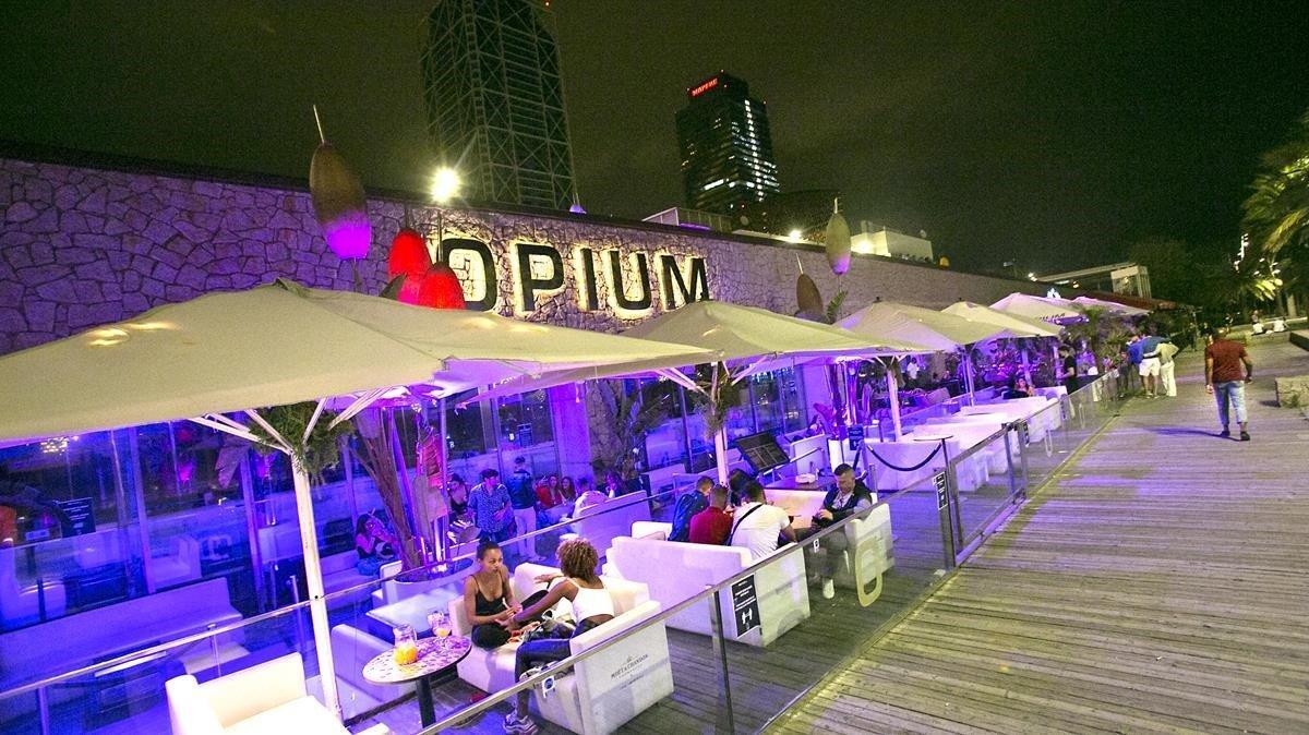 Terraza del restaurante y club Opium, el pasado junio.