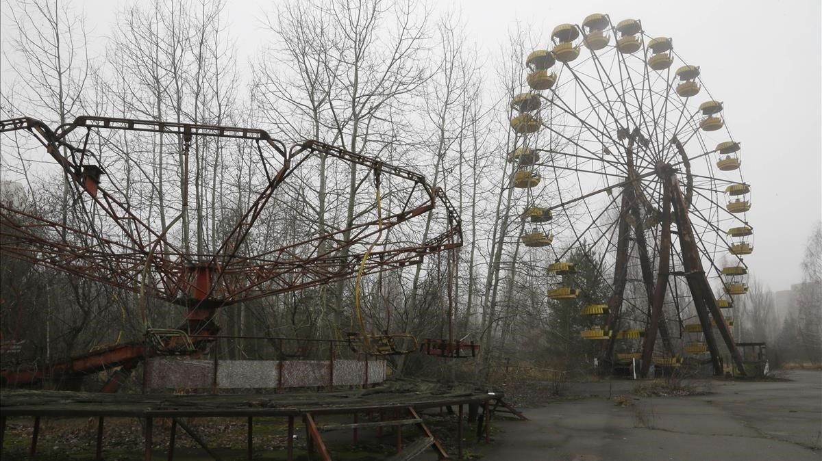 Zona de atracciones en Prípiat, en el 2012. Zona de atracciones en Prípiat, en el 2012.