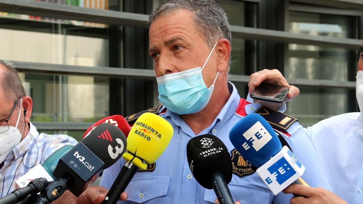 Òscar Carreras, jefe de la comisaría de los Mossos en Martorell, explica la agresión en la que una mujer ha cortado el pene a su jefe en Sant Andreu de la Barca.