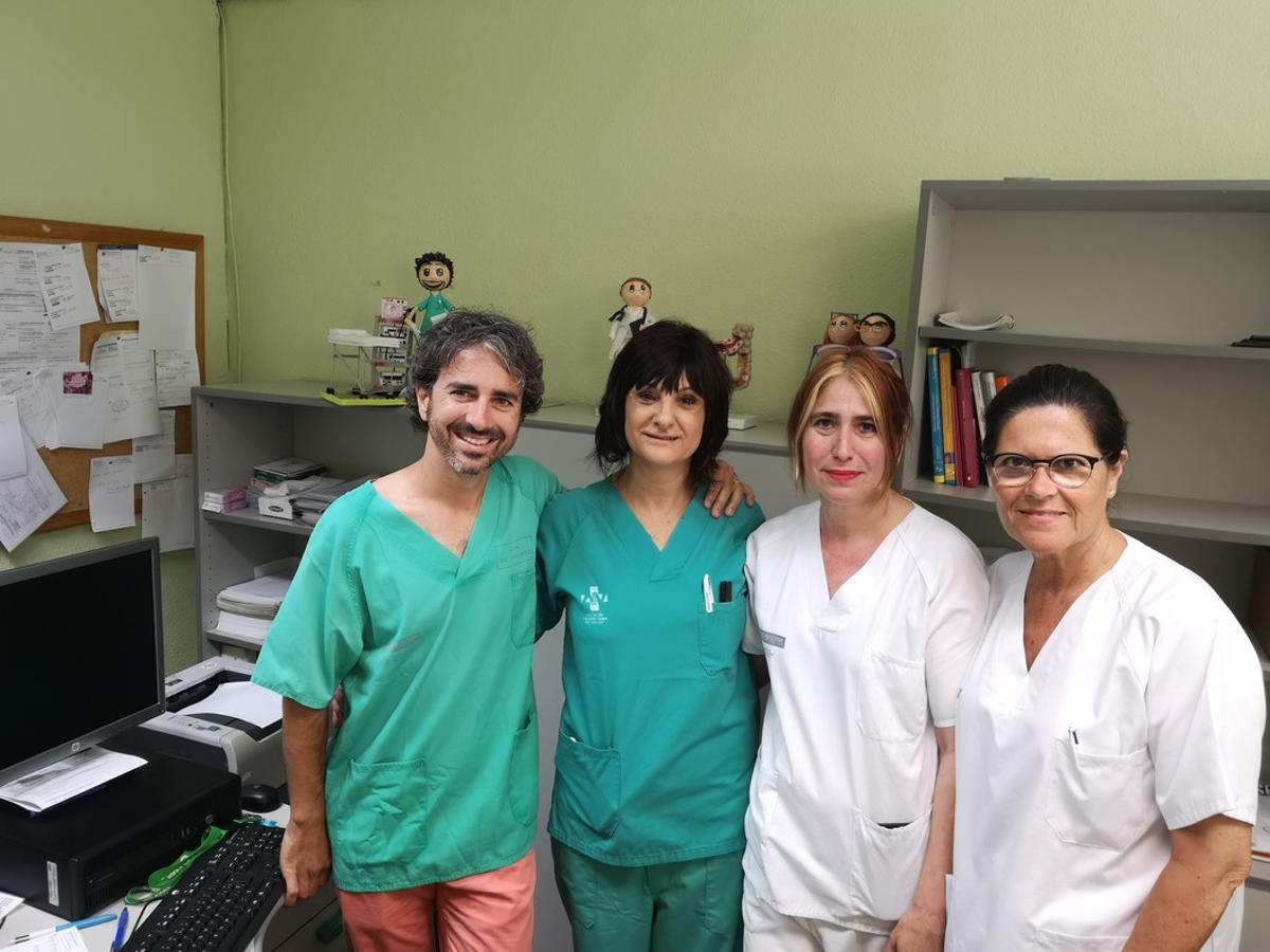 El equipo médico del Hospital de Sagunto que ha realizado el trasplante de heces.