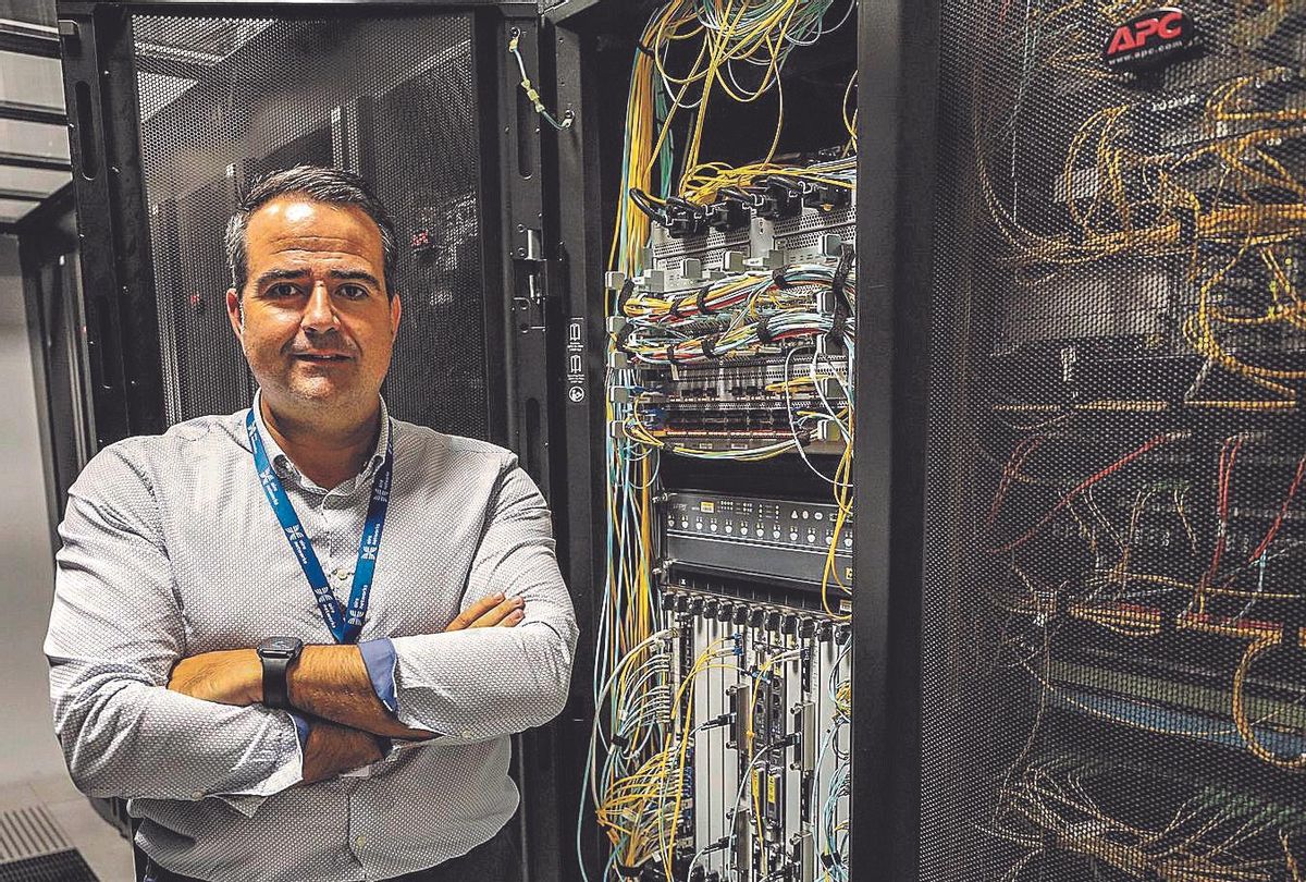 El CEO de Aire Networks, Raíl Aledo, en la sede de Elche El CEO de Aire Networks, Raíl Aledo, en la sede de Elche