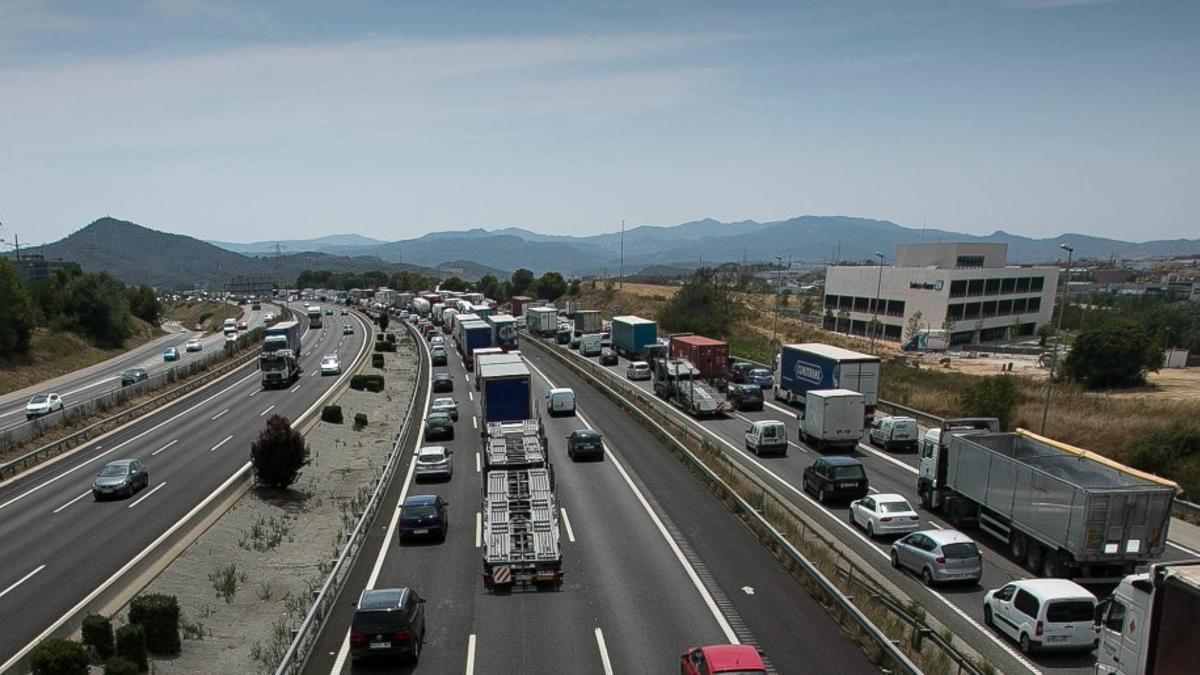 Tres motoristes morts el mateix dia a les carreteres catalanes