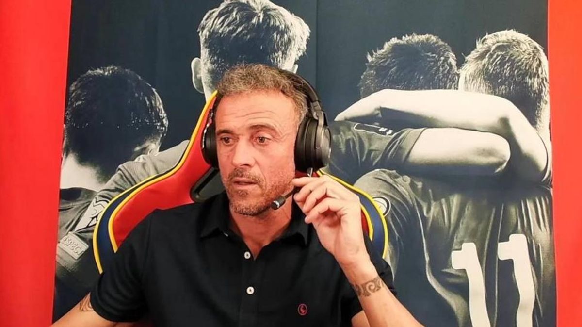 Luis Enrique durante el contacto desde Qatar con los aficionados a través de Twitch. Luis Enrique durante el contacto desde Qatar con los aficionados a través de Twitch.