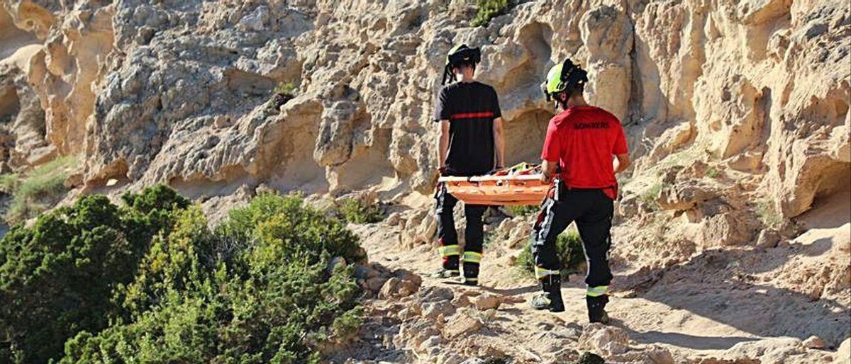 Recuperan un cadáver en el mar en una zona de difícil acceso de Formentera Recuperan un cadáver en el mar en una zona de difícil acceso de Formentera