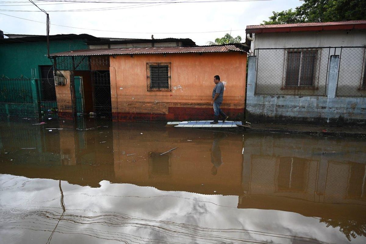 En la zona Pacífico, Eta afectó con lluvias y vientos provenientes del suroeste. En la zona Pacífico, Eta afectó con lluvias y vientos provenientes del suroeste.