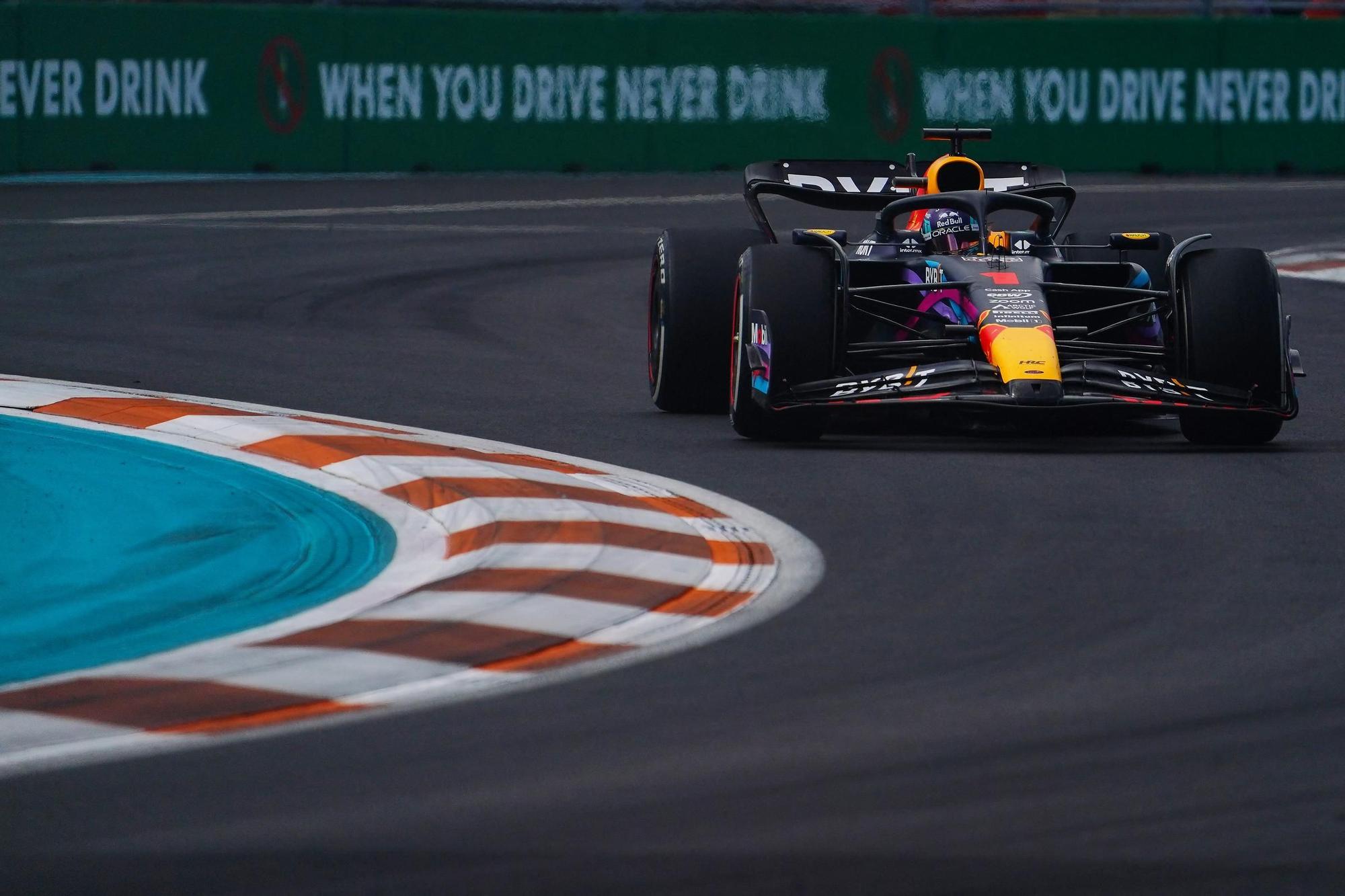 Verstappen se luce en Miami, con Alonso tercero en el podio y Sainz, quinto