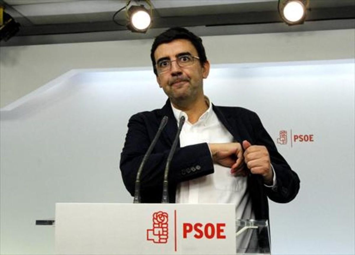 Mario Jiménez, en la rueda de prensa tras la reunión de la comisión gestora del PSOE, el lunes 10 de octubre, en la sede madrileña de Ferraz. Mario Jiménez, en la rueda de prensa tras la reunión de la comisión gestora del PSOE, el lunes 10 de octubre, en la sede madrileña de Ferraz.