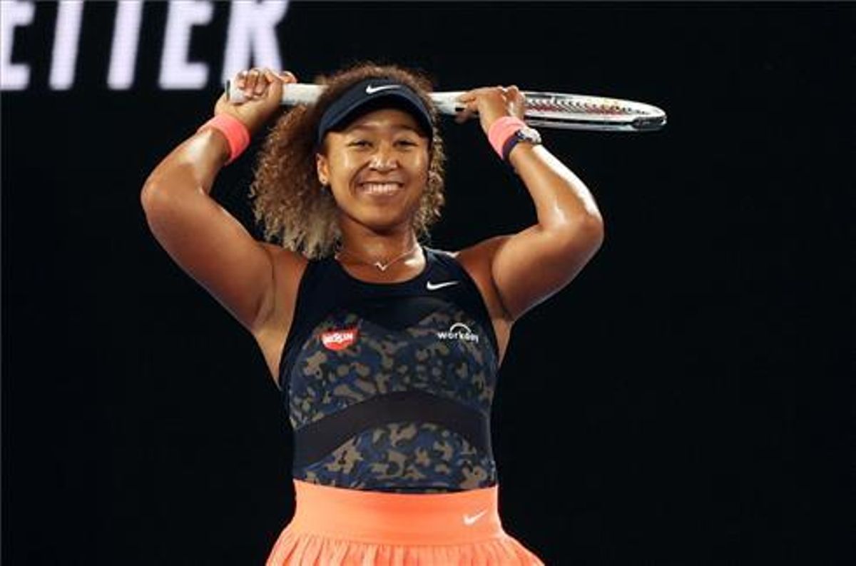 Osaka celebra su triunfo en Australia Osaka celebra su triunfo en Australia