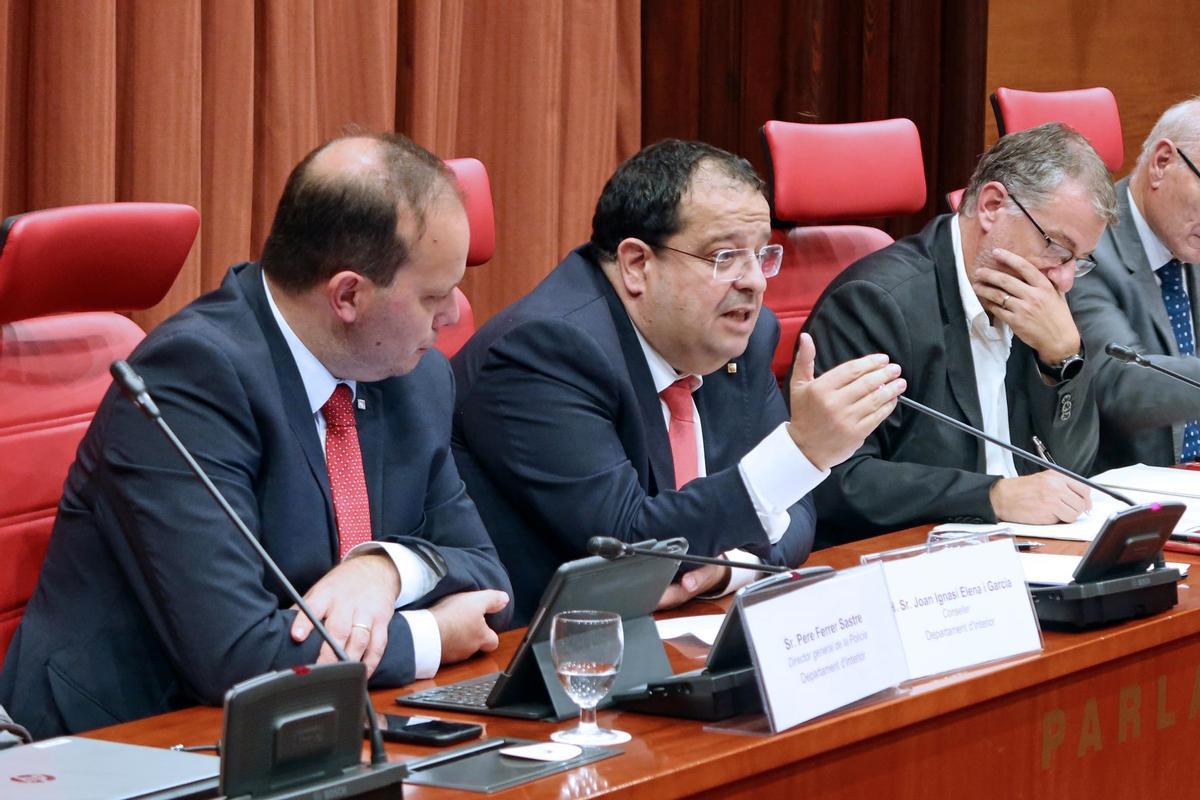 El ’conseller’ de Interior, Joan Ignasi Elena, durante la comparecencia en el Parlament