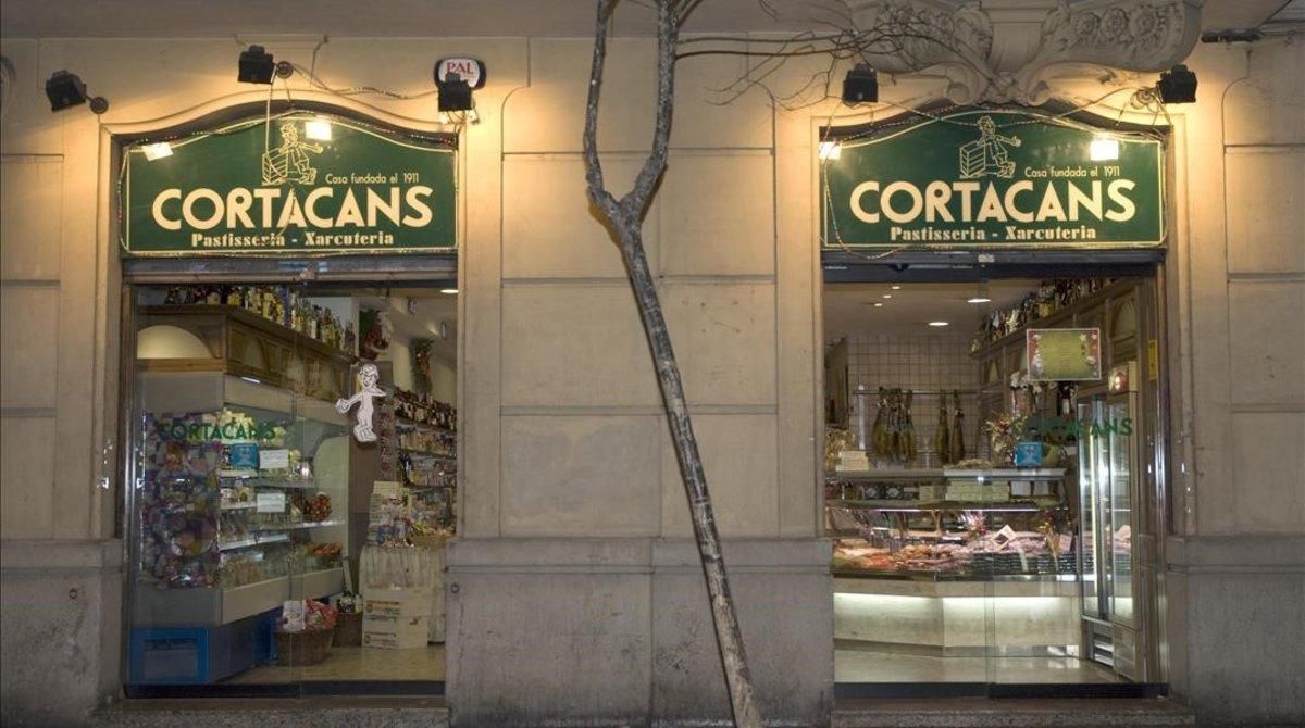 Las puertas del carismático colmado Cortacans, de la calle Craywinckel, cerraron para siempre. Las puertas del carismático colmado Cortacans, de la calle Craywinckel, cerraron para siempre.