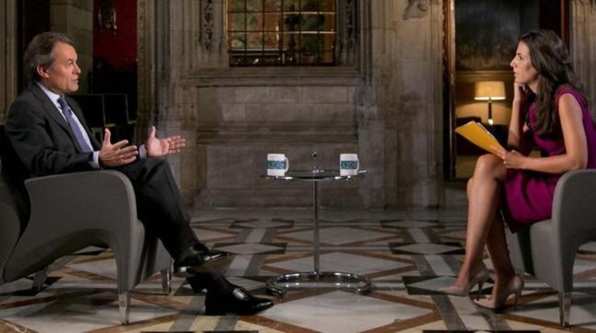 Ana Pastor entrevista a Artur Mas en ’El objetivo’ de La Sexta. Ana Pastor entrevista a Artur Mas en ’El objetivo’ de La Sexta.