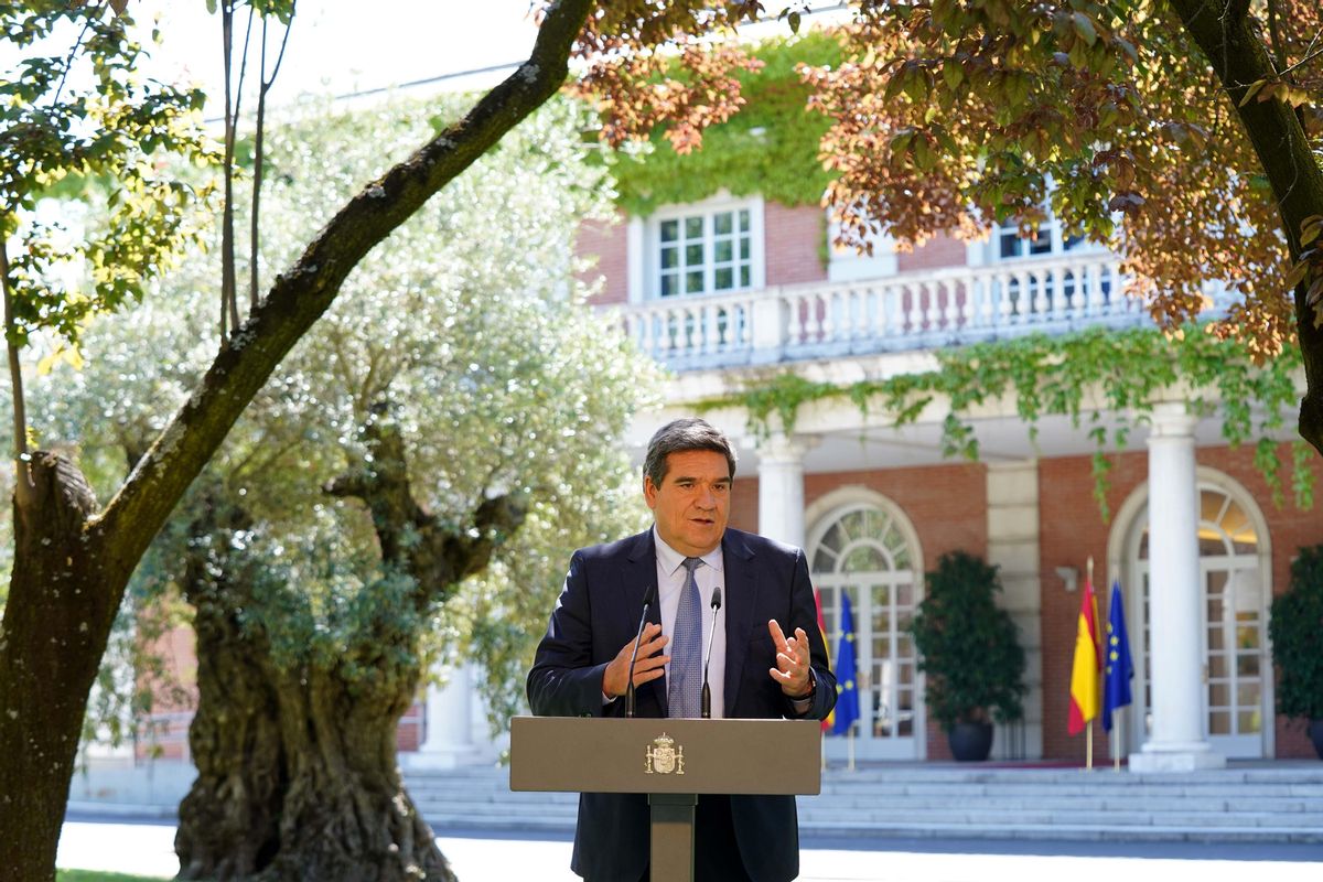 El ministro de Inclusión y Seguridad Social, José Luis Escrivá, en los jardines de La Moncloa. El ministro de Inclusión y Seguridad Social, José Luis Escrivá, en los jardines de La Moncloa.