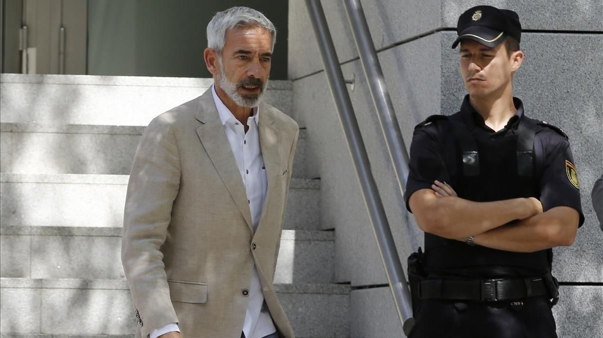 Imanol Arias sale de la Audiencia Nacional tras declarar ante el juez, el 28 de junio del 2016. Imanol Arias sale de la Audiencia Nacional tras declarar ante el juez, el 28 de junio del 2016.