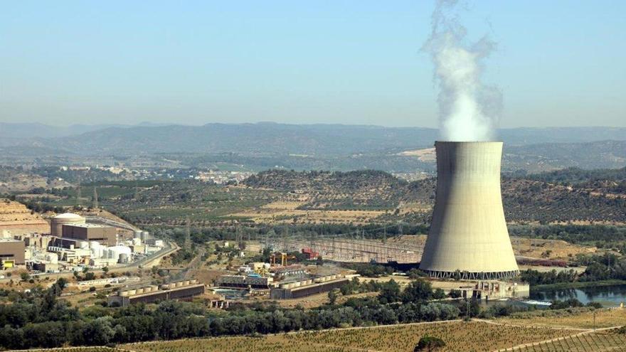 La central nuclear de Ascó II (Tarragona) emula un impacto de avión contra la planta en su simulacro anual de emergencia