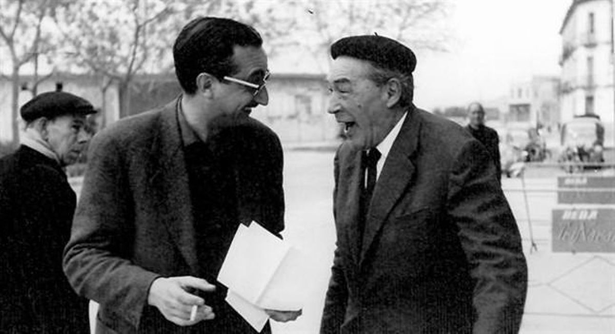 Joan Fuster, a la izquierda, junto con su amigo Josep Pla, en Sueca, en noviembre de 1964. Joan Fuster, a la izquierda, junto con su amigo Josep Pla, en Sueca, en noviembre de 1964.