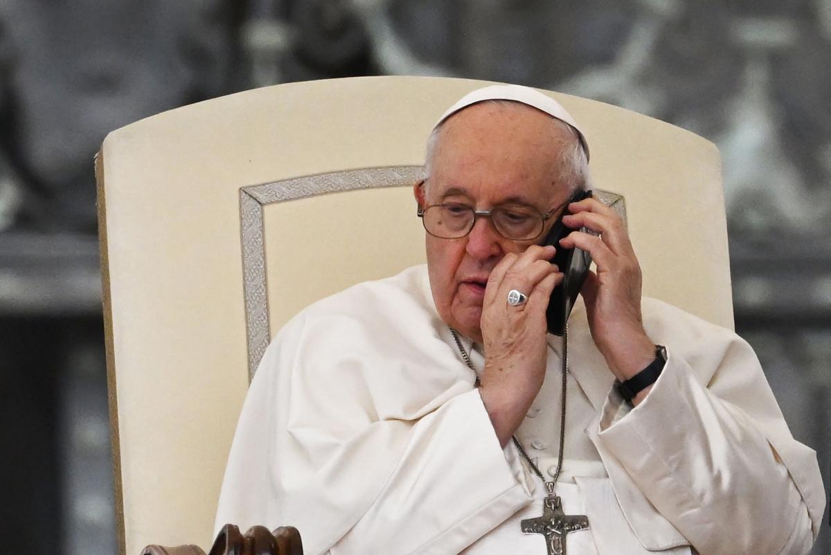 El Papa, cansado y con fiebre, suspende su agenda