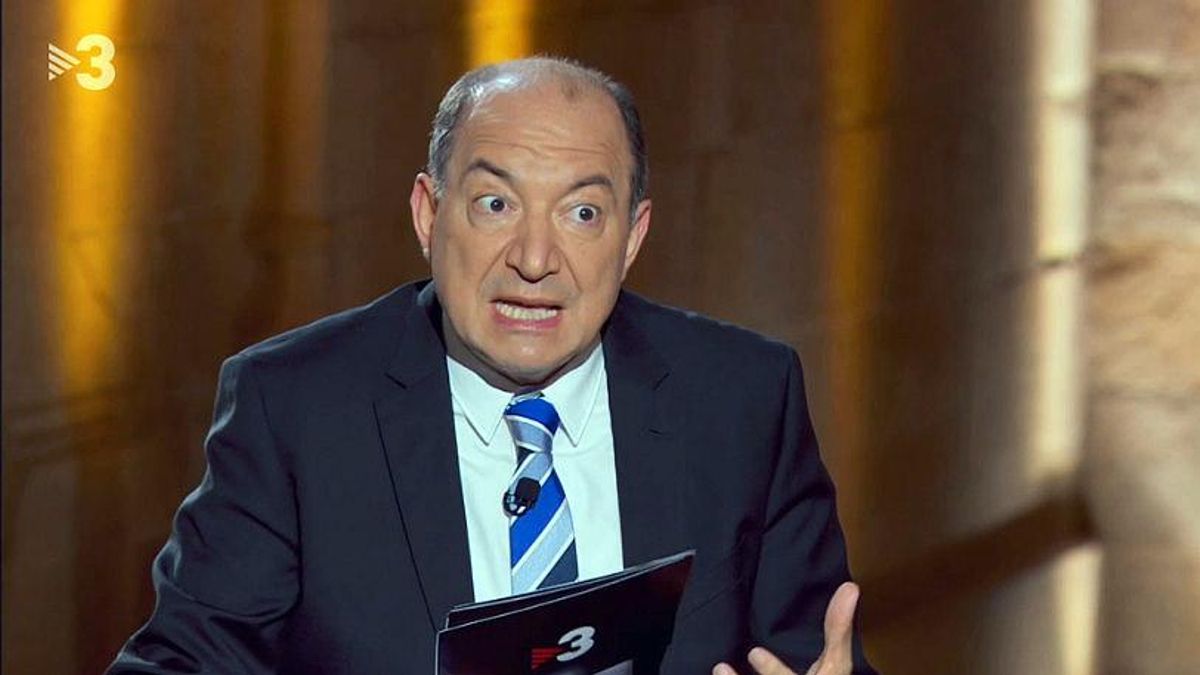 Sanchis, ante el ’president’ Pere Aragonès. Sanchis, ante el ’president’ Pere Aragonès.