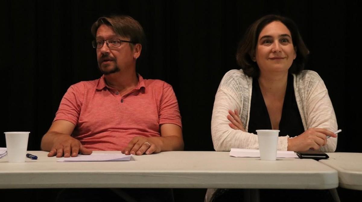 Xavier Domènech y Ada Colau, en la ejecutiva de Catalunya en Comú, el sábado.