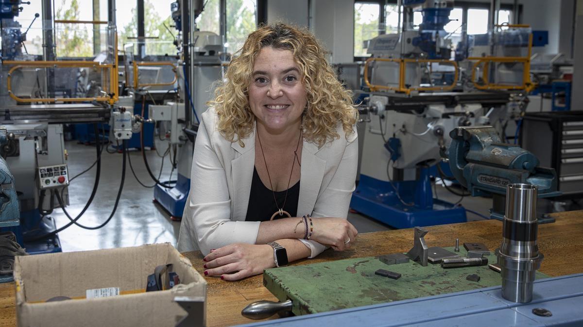 Blanes 01 10 2020 Georgina Comas adjunta de direccion en el taller de practicas del centro de formacion de mecanica y mecatronica al lado del taller de la empresa de sus padres Comastech Autor David Aparicio Blanes 01 10 2020 Georgina Comas adjunta de direccion en el taller de practicas del centro de formacion de mecanica y mecatronica al lado del taller de la empresa de sus padres Comastech Autor David Aparicio