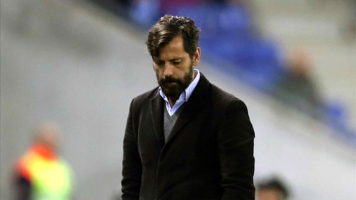 Quique Sánchez Flores, pensativo ante el Villarreal. Quique Sánchez Flores, pensativo ante el Villarreal.