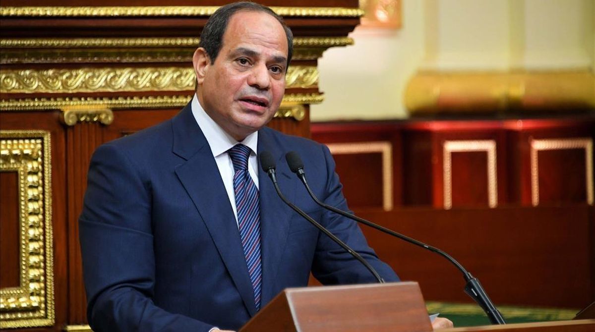 KEF01 Cairo (Egypt) 02 06 2018 - A handout photo made available by the Presidency of Egypt shows Egyptian President Abdel Fattah al-Sisi speaking after his swearing-in for a second presidential term during a ceremony in Cairo Egypt 02 June 2018 President Al-Sisi officially started his second term in office nearly three months after winning 97 percent of the votes in a nationwide election (Egipto) EFE EPA PRESIDENCY OF EGYPT HANDOUT HANDOUT EDITORIAL USE ONLY NO SALES KEF01 Cairo (Egypt) 02 06 2018 - A handout photo made available by the Presidency of Egypt shows Egyptian President Abdel Fattah al-Sisi speaking after his swearing-in for a second presidential term during a ceremony in Cairo Egypt 02 June 2018 President Al-Sisi officially started his second term in office nearly three months after winning 97 percent of the votes in a nationwide election (Egipto) EFE EPA PRESIDENCY OF EGYPT HANDOUT HANDOUT EDITORIAL USE ONLY NO SALES