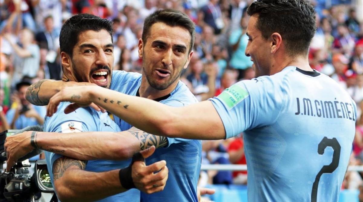 Suárez segella la classificació de l'Uruguai