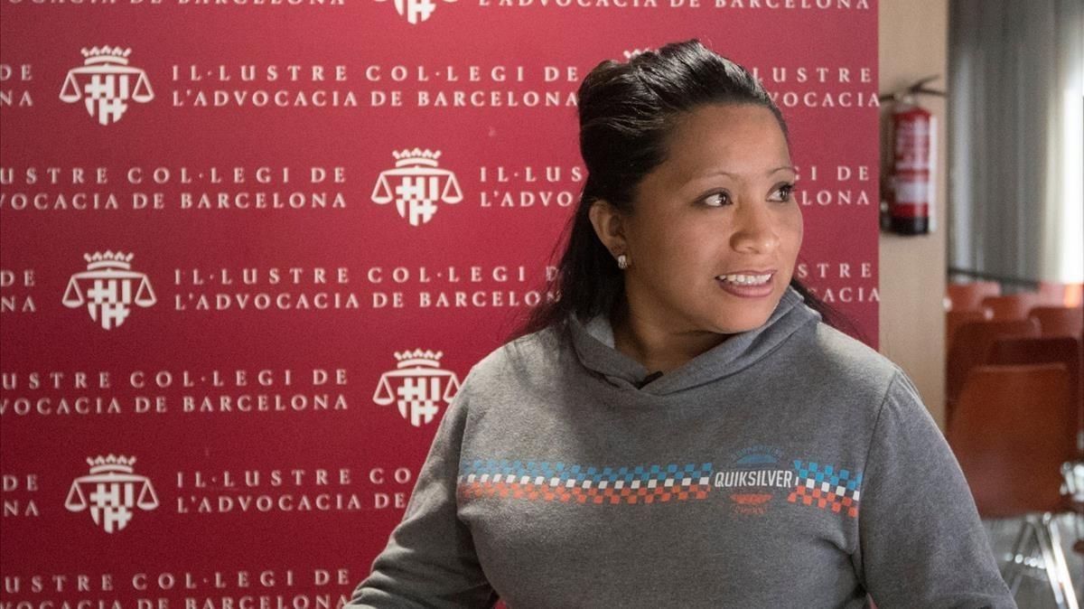 La salvadoreña Teodora del Carmen Vásquez durante una rueda de prensa en el Colegio de la Abogacía de Barcelona. La salvadoreña Teodora del Carmen Vásquez durante una rueda de prensa en el Colegio de la Abogacía de Barcelona.