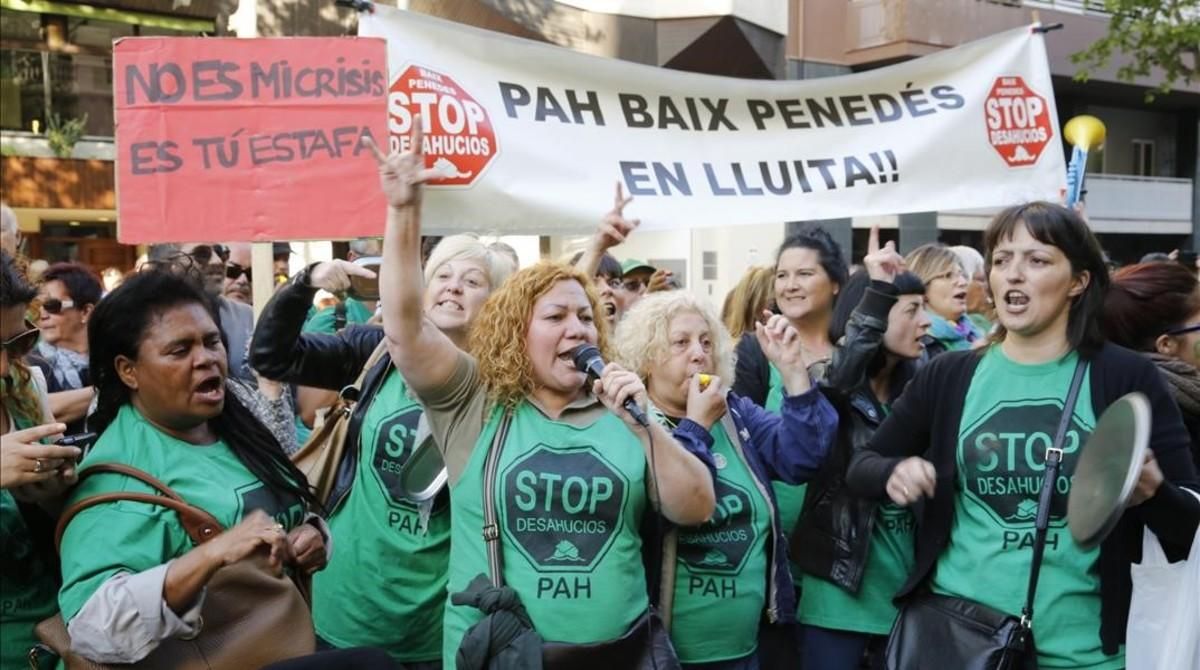 Protestas de la Plataforma de Afectados por la Hipoteca por los desahucios. Protestas de la Plataforma de Afectados por la Hipoteca por los desahucios.