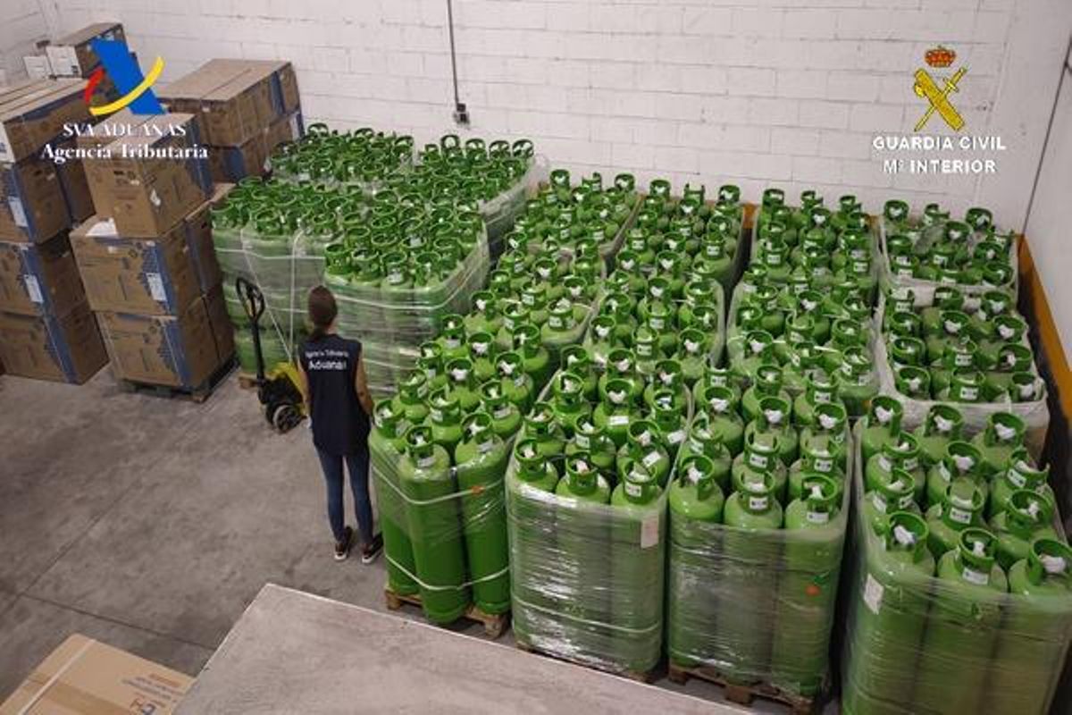 Cae una red que traficaba con gases de efecto invernadero en media España Cae una red que traficaba con gases de efecto invernadero en media España