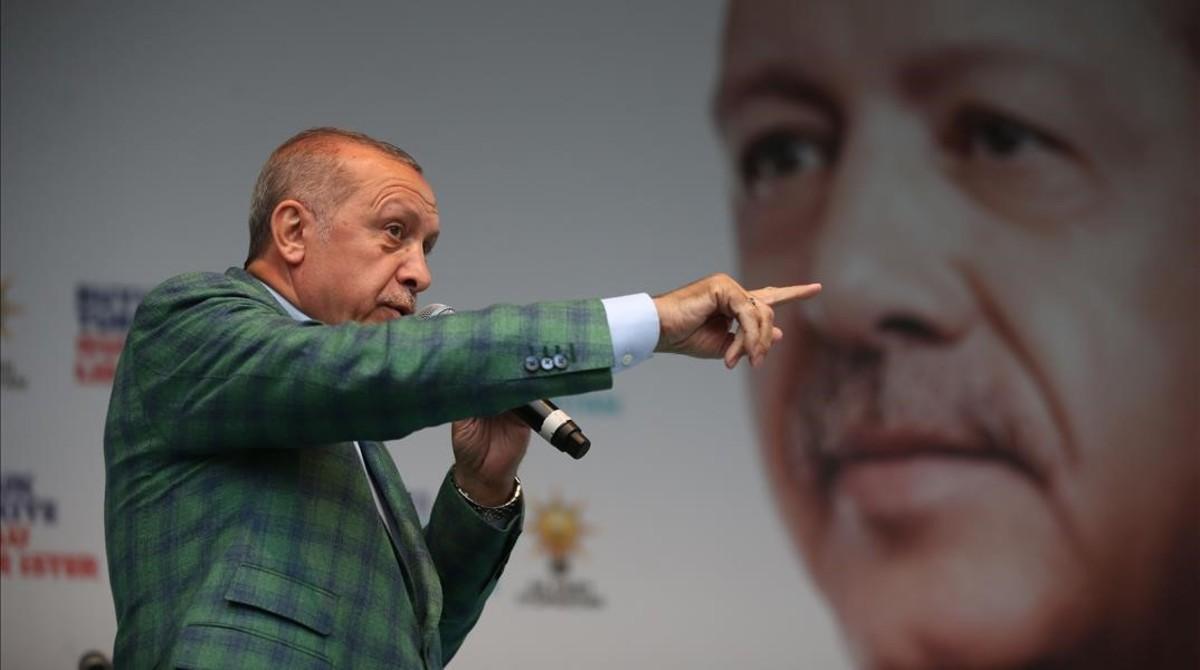 El presidente turco, Recep Tayyip Erdogan, durante un mitin en Estambul. 