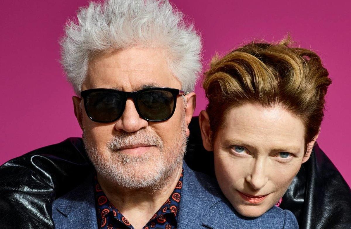 Pedro Almodóvar y Tilda Swinton, en una imagen promocional del cortometraje ’La voz humana’. Pedro Almodóvar y Tilda Swinton, en una imagen promocional del cortometraje ’La voz humana’.