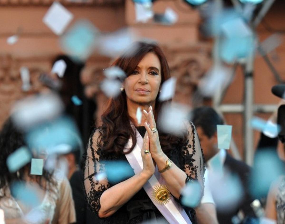Cristina Fernandez de Kirchner, durante la ceremonia de toma de posesión como presidenta, el pasado 10 de diciembre, a las afueras de la Casa Rosada.