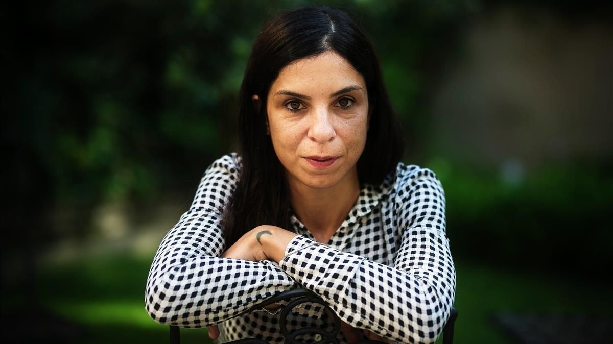 Antonella Lattanzi, la pasada semana, en el patio del Instituto Italiano de Barcelona. Antonella Lattanzi, la pasada semana, en el patio del Instituto Italiano de Barcelona.