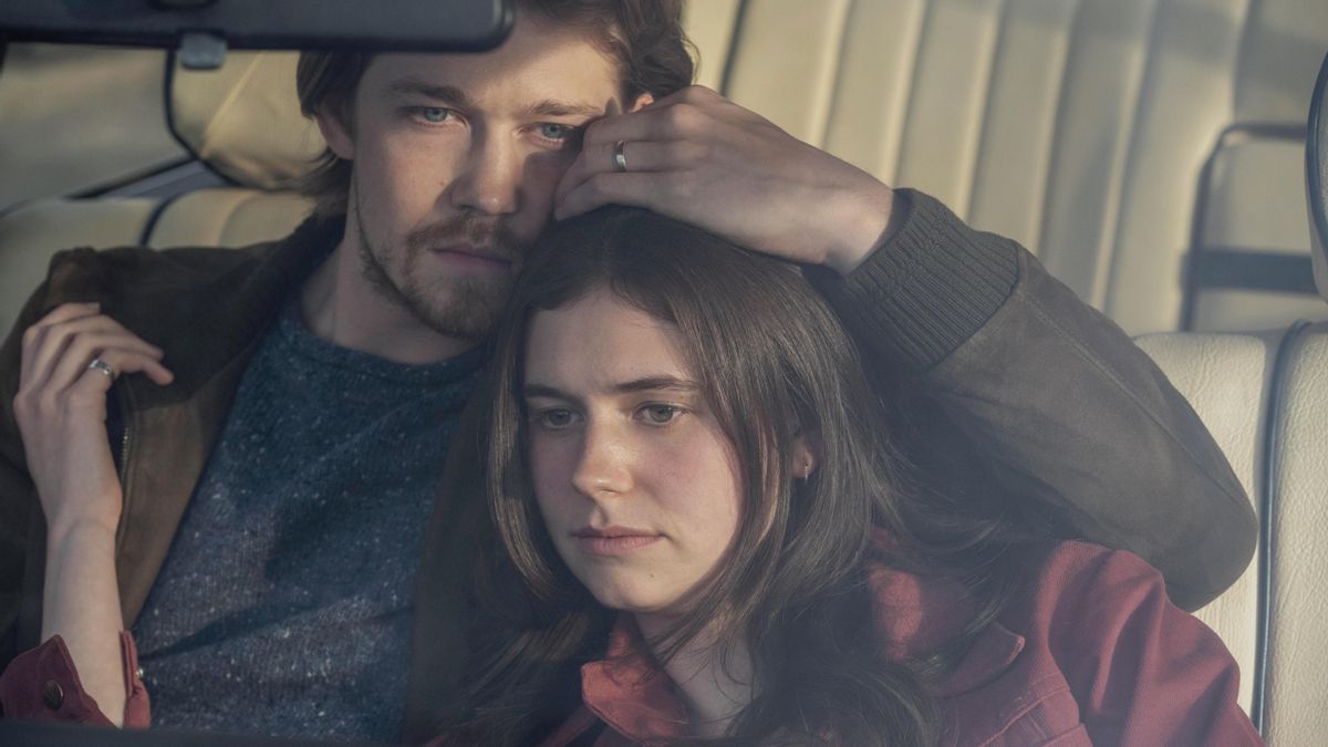 Joe Alwyn (Nick) y Alison Oliver (Frances) en ’Conversaciones entre amigos’. Joe Alwyn (Nick) y Alison Oliver (Frances) en ’Conversaciones entre amigos’.