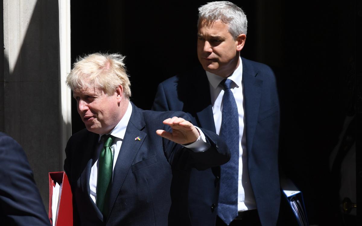 Boris Johnson dice que "nada ni nadie" le impedirá seguir con su trabajo