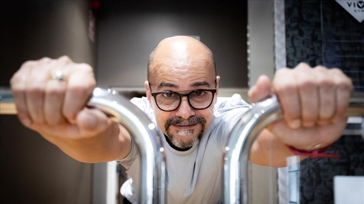 Alberto González, en el gimnasio de Barcelona donde trabaja. Alberto González, en el gimnasio de Barcelona donde trabaja.