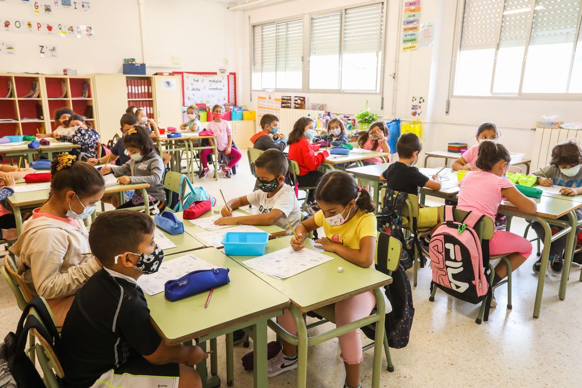 Una aula de Gavà durante una clase Una aula de Gavà durante una clase