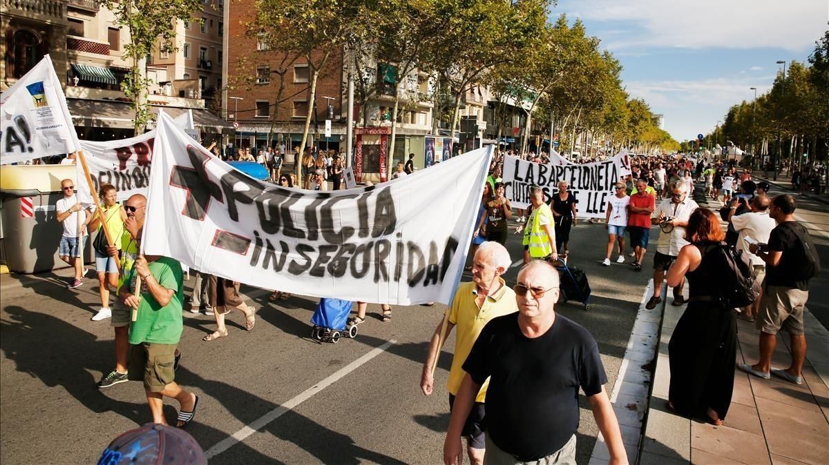 Marcha del 18 de agosto en la Barceloneta contra la inseguridad y el incivismo. Marcha del 18 de agosto en la Barceloneta contra la inseguridad y el incivismo.