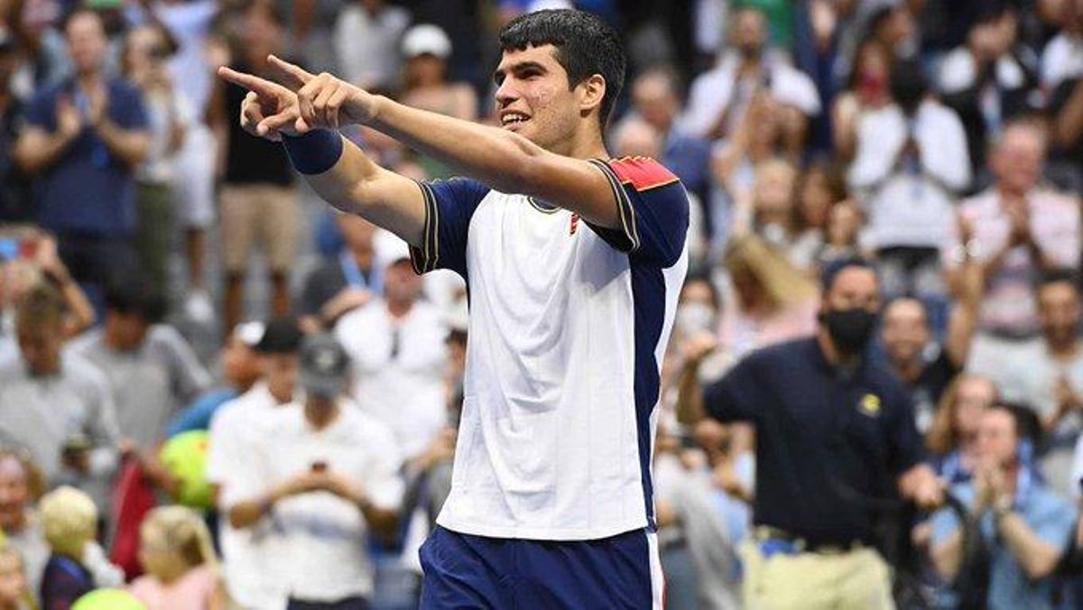 Alcaraz celebra su triunfo ante Tsitsipas en el US Open. Alcaraz celebra su triunfo ante Tsitsipas en el US Open.