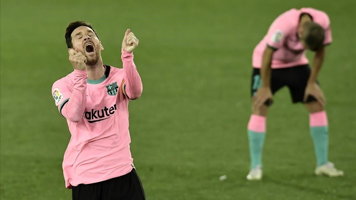 Messi se lamenta tras el gol de Rioja Messi se lamenta tras el gol de Rioja